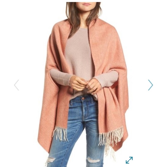 Madewell Accessories - Madewell fringe cape scarf